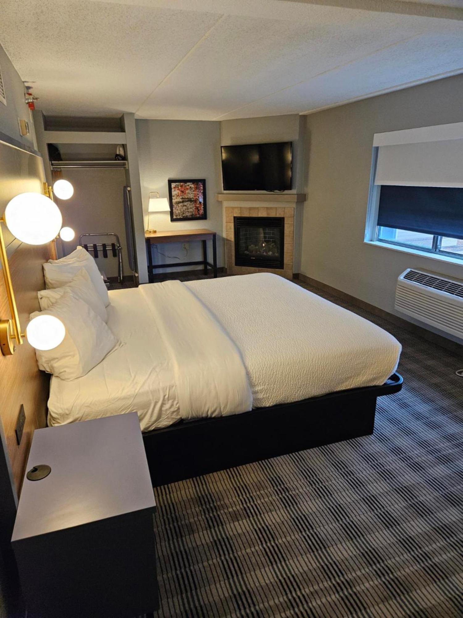 Hotel Americinn By Wyndham Minneapolis 3*
